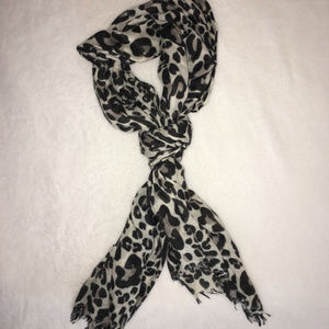 Women’s Leopard Scarf/Wrap